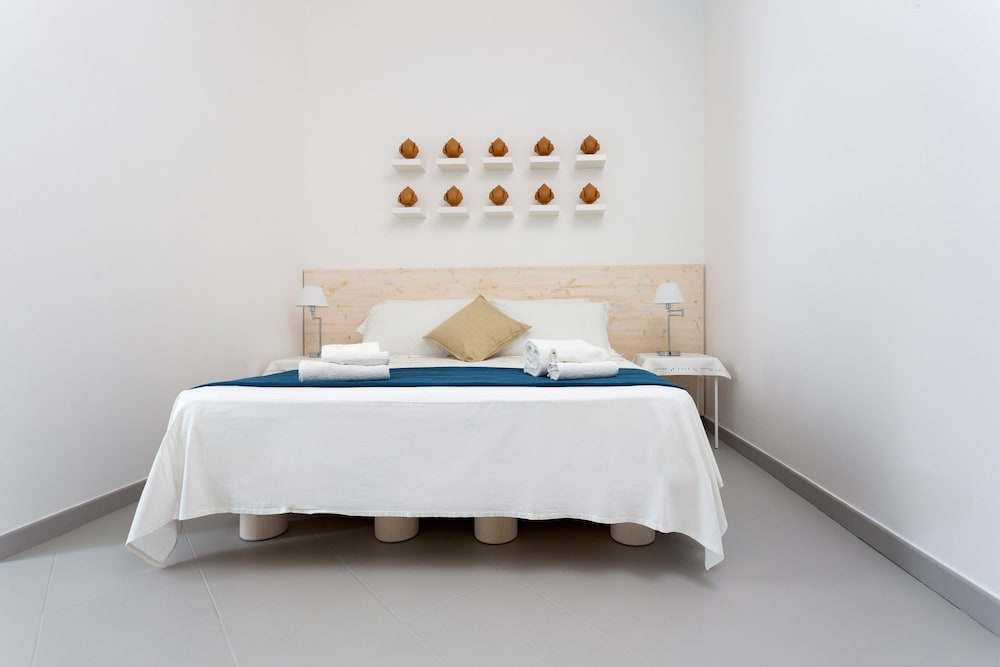 Economy Double Room - Photo 6