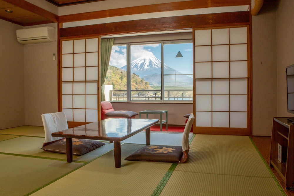Japanese Style Room with Mountain View (No Bath), Non Smoking - Photo 1