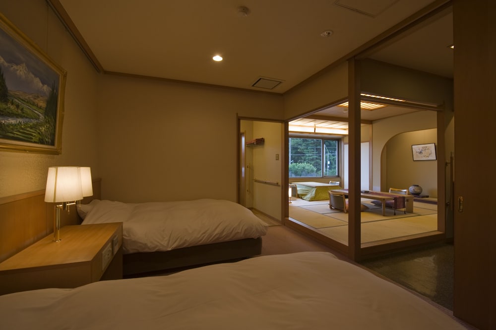 Japanese Western Room with Mt. Fuji View Private Bath, Smoking (Annex Build.) photo 2