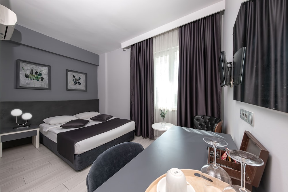 Deluxe Double Room - Photo 1