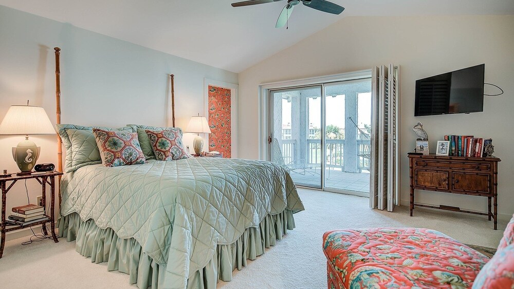 Condo, 3 Bedrooms