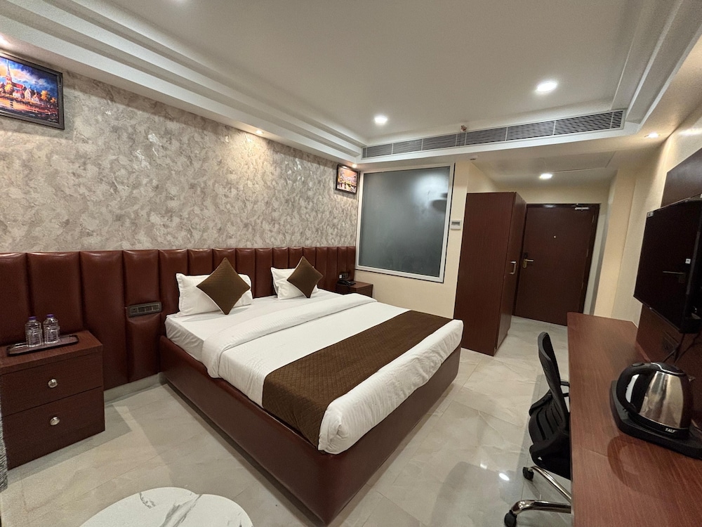 Deluxe Double Room, Balcony, City View photo 1