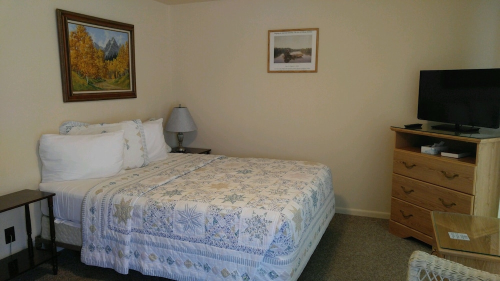 Suite w/ Kitchen, 2 Private Bedrooms photo 3