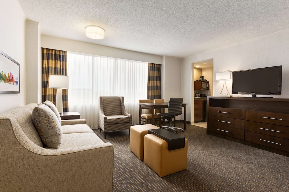 Suite, 2 Double Beds, Accessible, Bathtub (Mobility & Hearing) - Photo 2