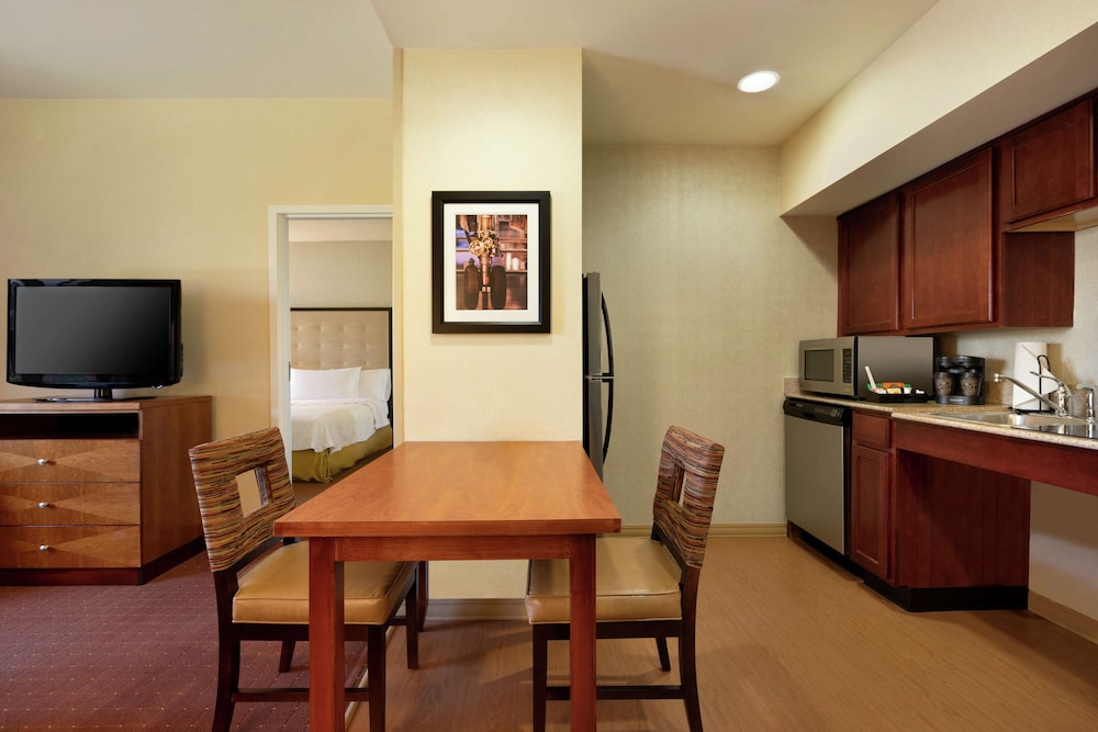 Suite, 1 King Bed, Accessible, Bathtub