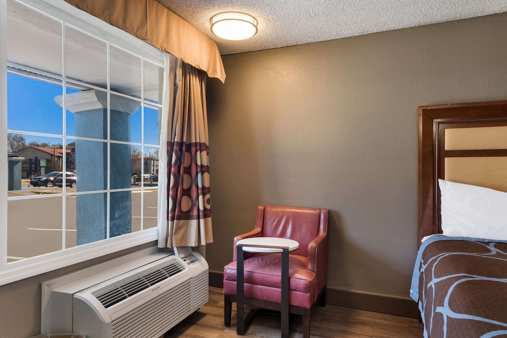 Standard Room, 2 Double Beds, Smoking - Photo 6