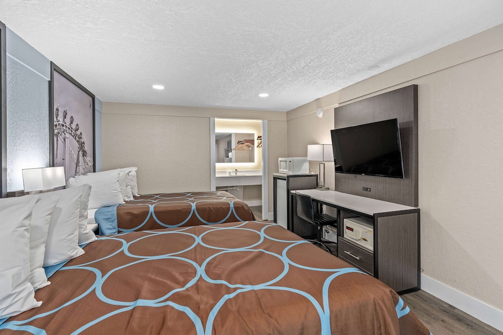 Room, 2 Double Beds, Non Smoking - Photo 2