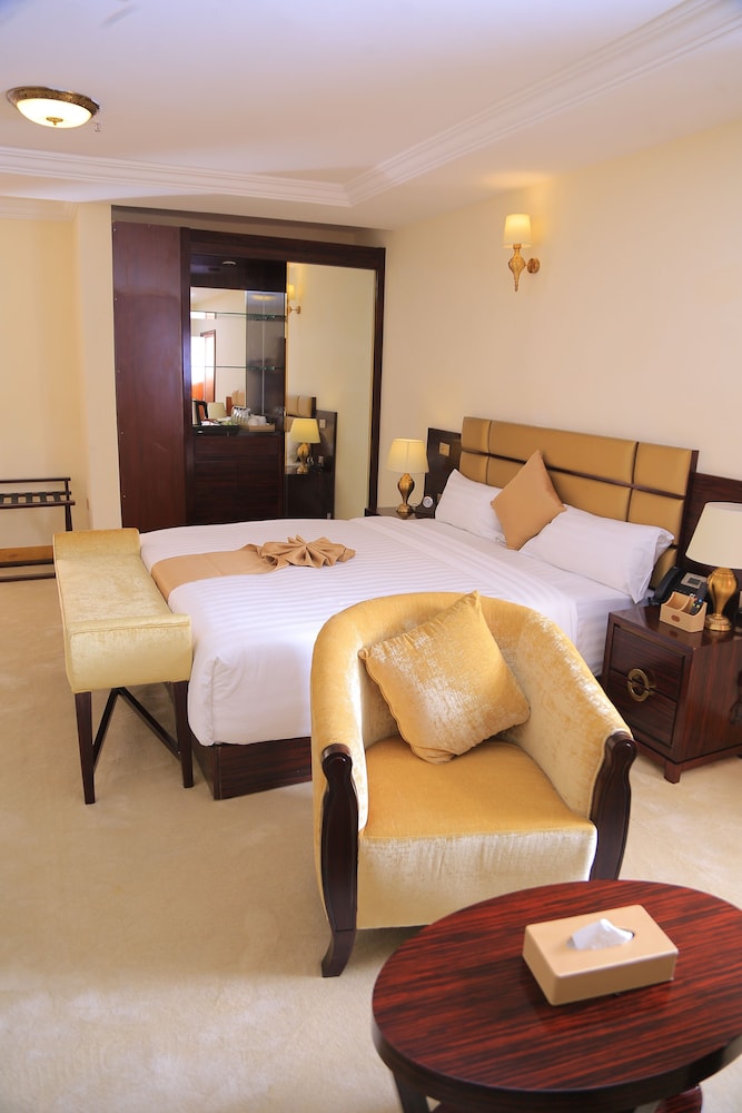 Luxury Suite photo 2
