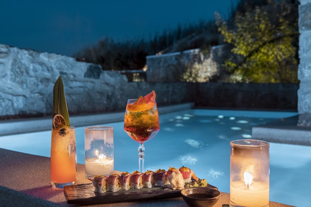 STONE Suite with Private Pool and Garden View - Photo 15