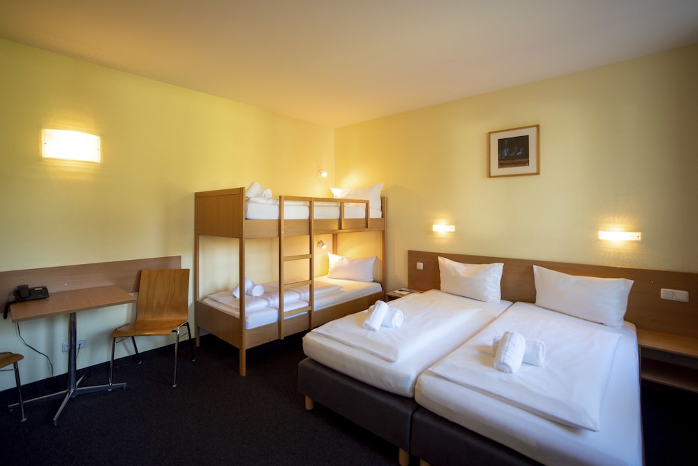 Quadruple Room - Photo 20