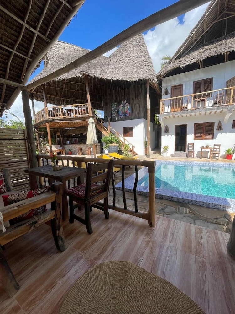 Standard Double Room, Balcony, Pool View photo 2