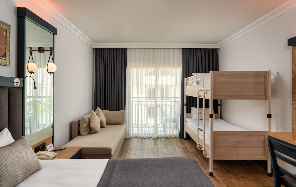 Quadruple Room photo 3