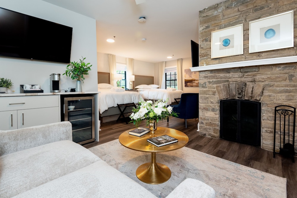 Luxury Suite Double Queen
