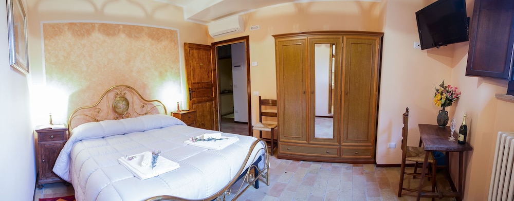 Comfort Double Room, 1 Queen Bed, Ensuite, Park View photo 3