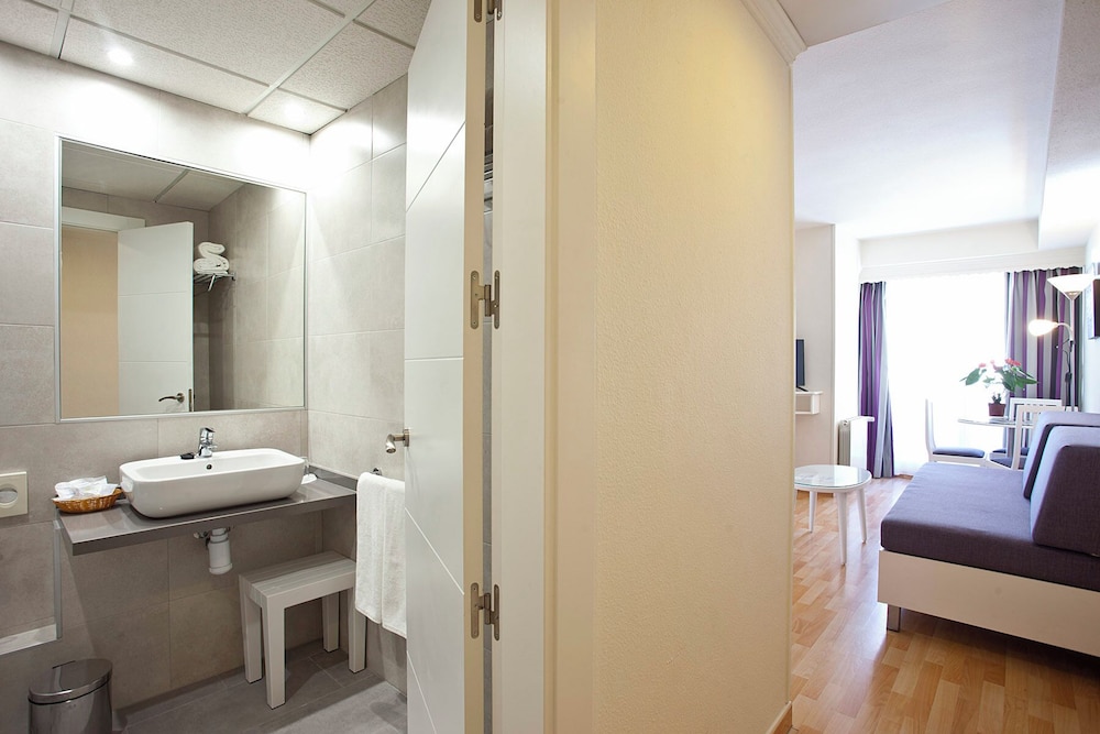 Apartment, 1 Bedroom, Sea View thumbnail 5