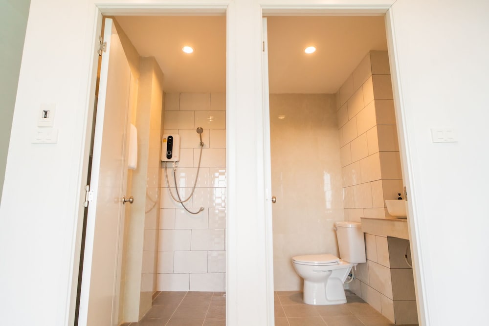 Family 2 Bedrooms - Photo 2