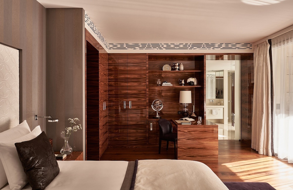 Presidential Suite photo 1