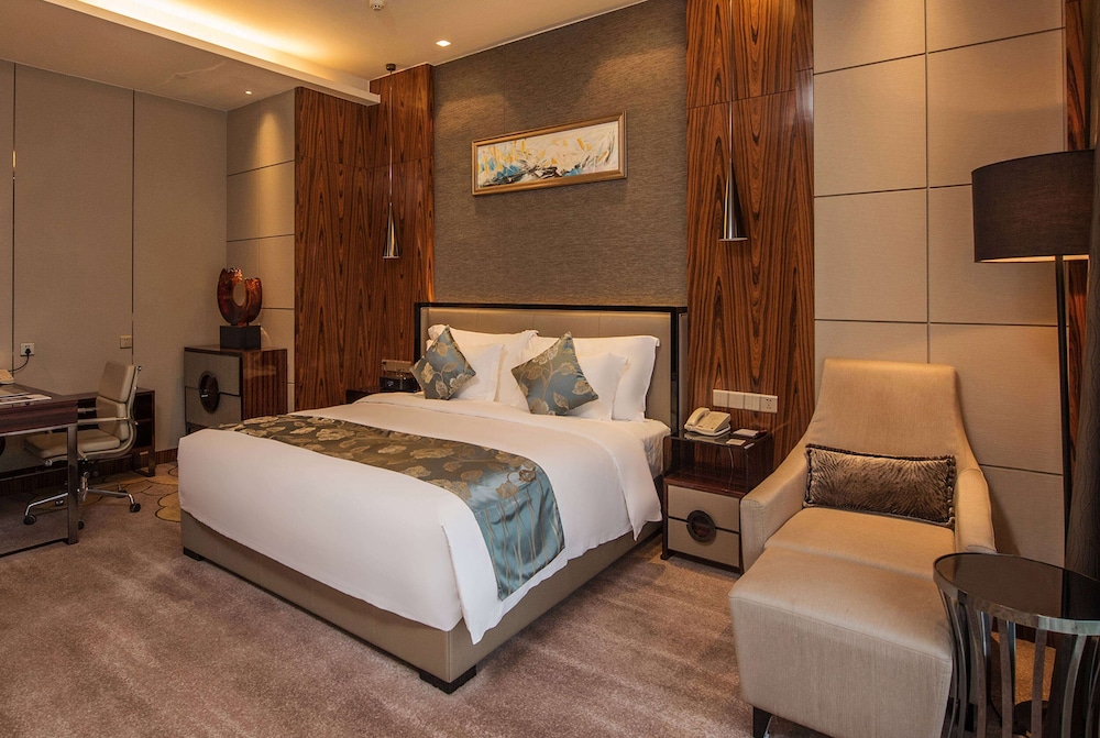 Business Suite, 1 King Bed