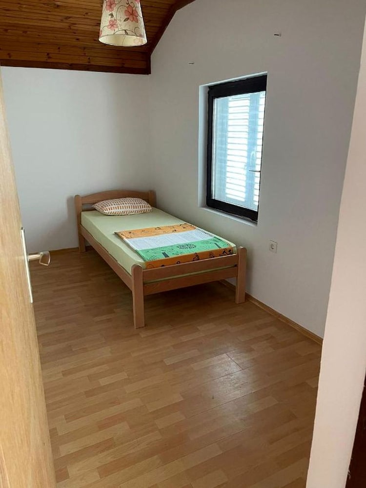 Apartment, 2 Bedrooms, Accessible, Smoking