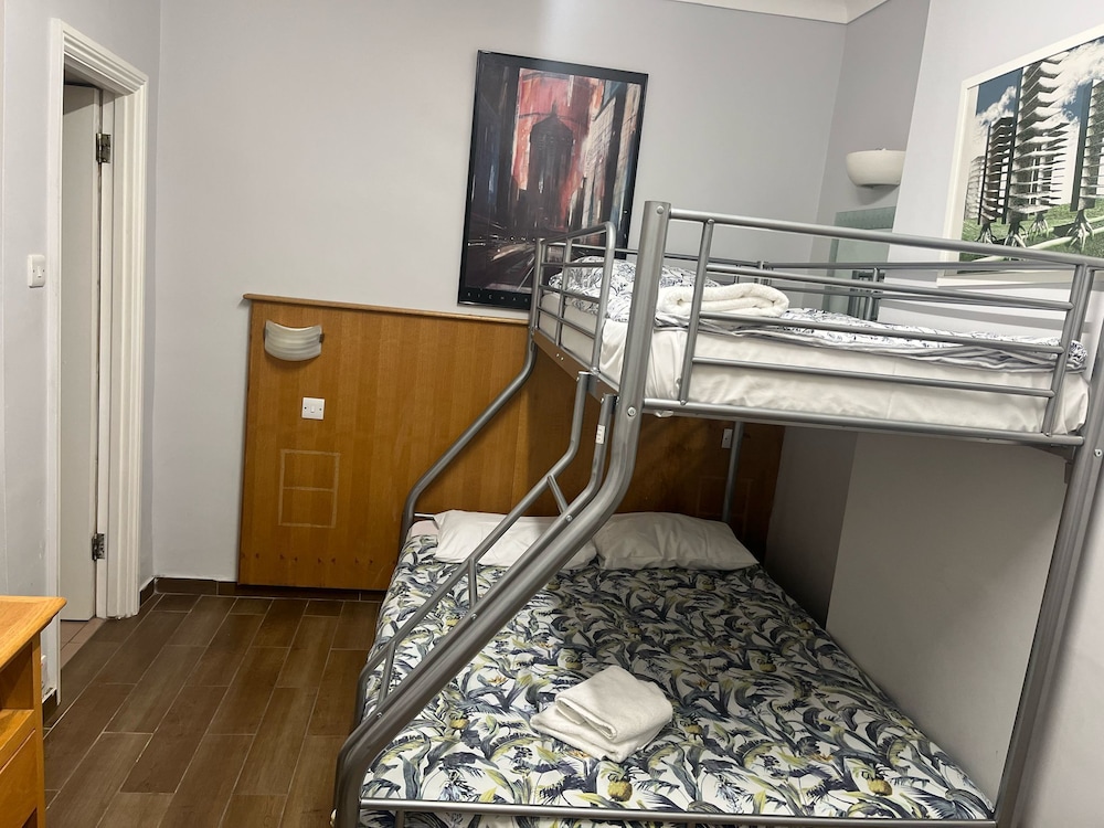 Family Triple Room, 1 Bedroom, Ensuite photo 1