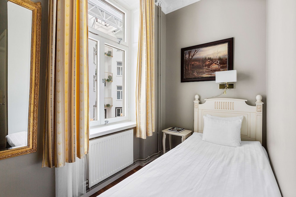 Economy Room, 1 Twin Bed, Non Smoking (Small Room)