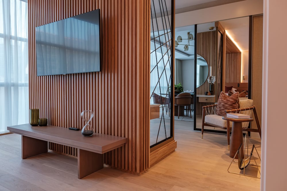 Suite, 1 King Bed (Riverside) - Photo 11
