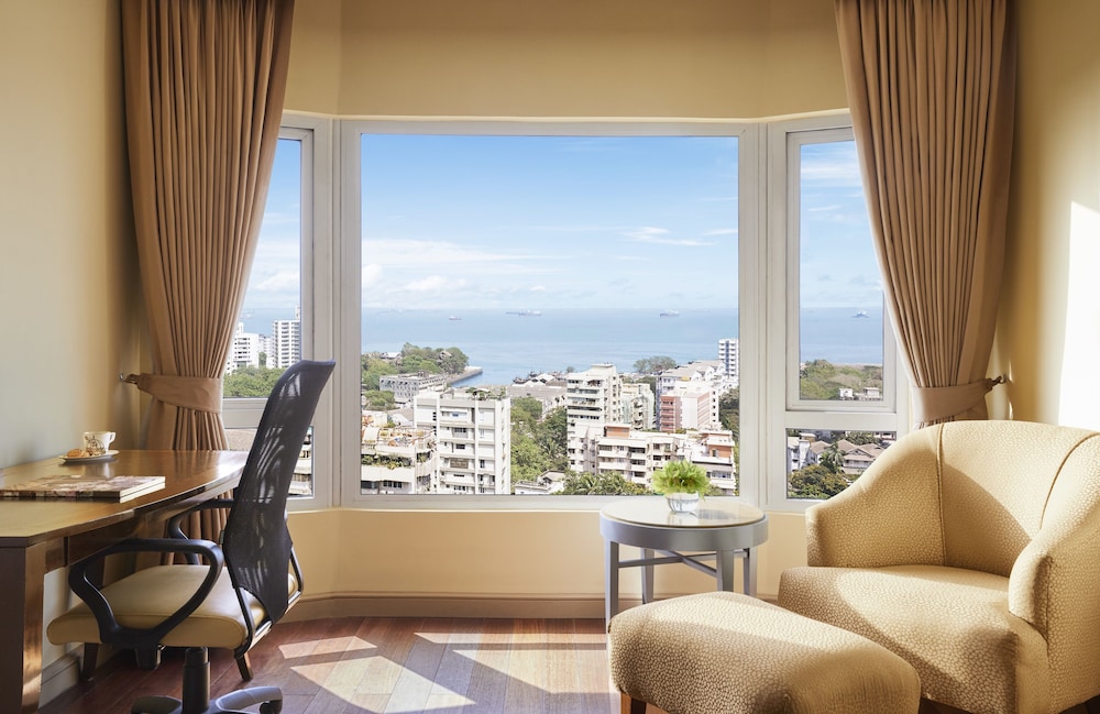 Superior Room, 1 Queen Bed, City View