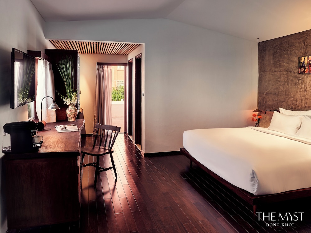 The Myst Suite with Balcony