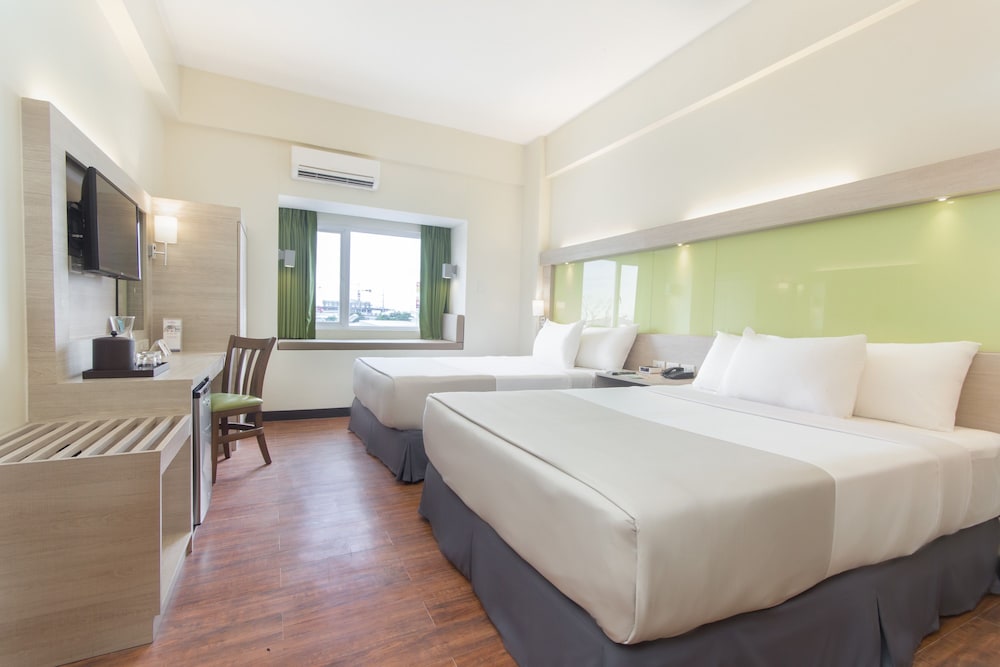 Room, 2 Queen Beds, Non Smoking - Photo 4