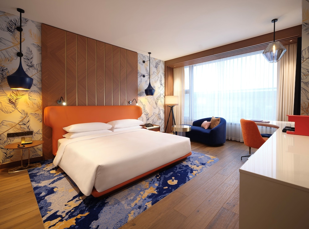 [Splash Bay PKG]Forest Tower Business Deluxe King(NoView)+SplashBayTicket,4Pax(Usage:CI14-20/CO8-12)