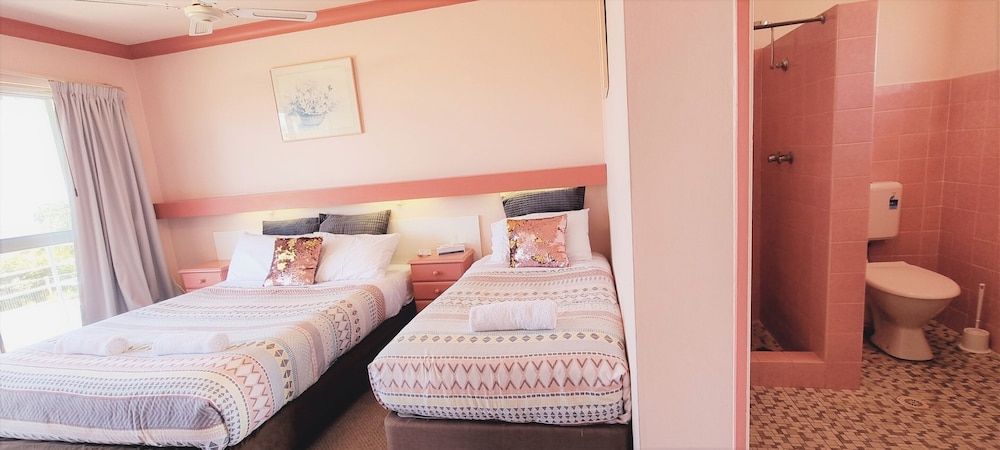 Ocean View-Balcony-Twin Beds-No Stairs photo 1