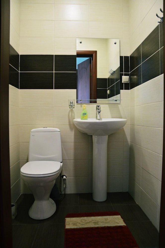 Economy Twin Room photo 2