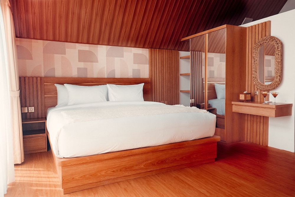 Superior Double Room, 1 King Bed, Terrace, Garden View