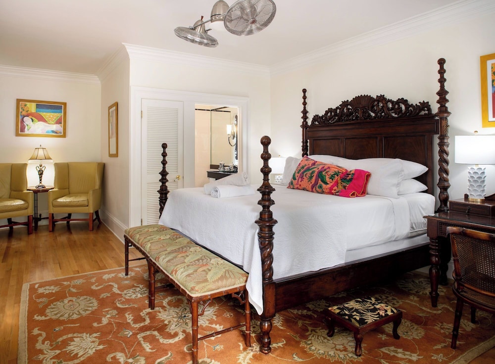 Deluxe Room, 1 King Bed, Accessible, Courtyard View photo 3