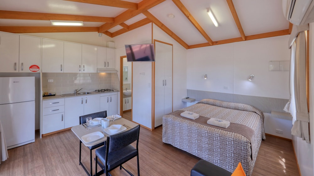 4 Star - Motel Suite photo 2