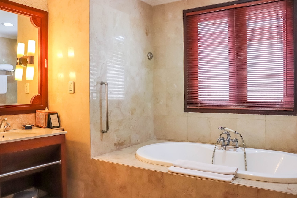 Studio Suite, Beach View (Free Return Airport Transfer) photo 3