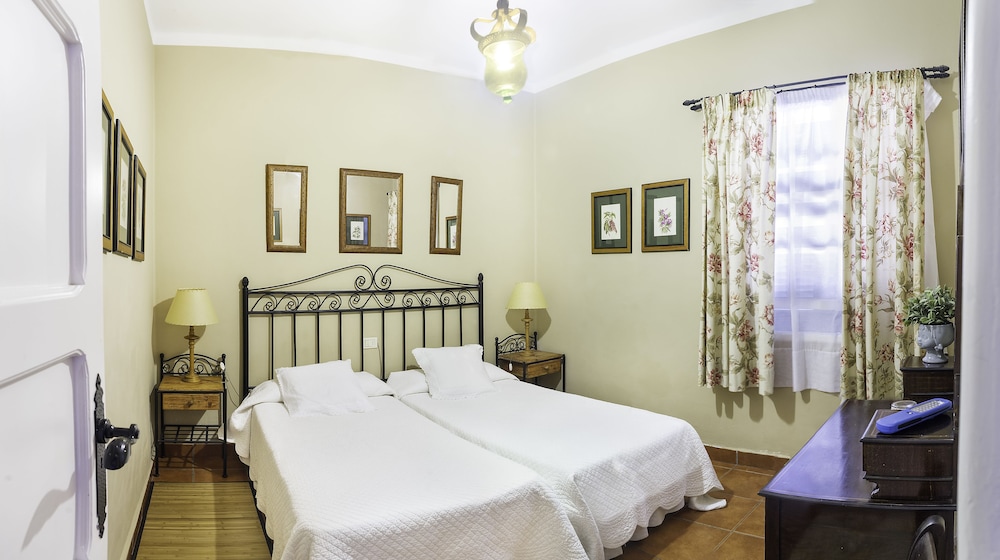 Habitación Estándar con Dos Camas Individuales