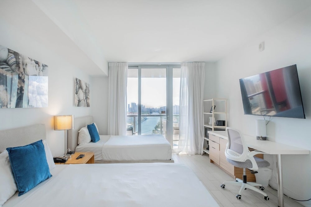 Deluxe Studio, 2 Double Beds
