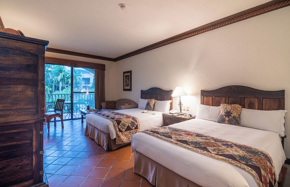 Deluxe Twin Room (Late Check In From 6 Pm)