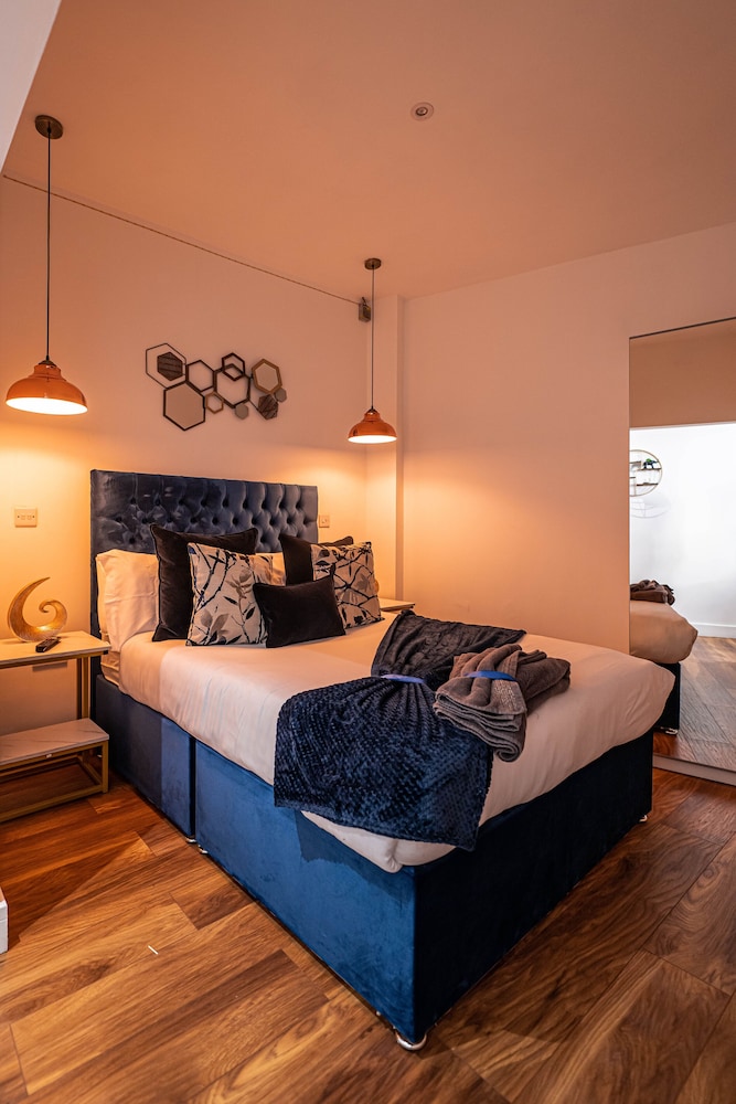 Executive Apartment, Ensuite, City View (Apt 3) - Photo 8