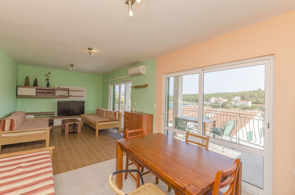 Apartment (A2) photo 2