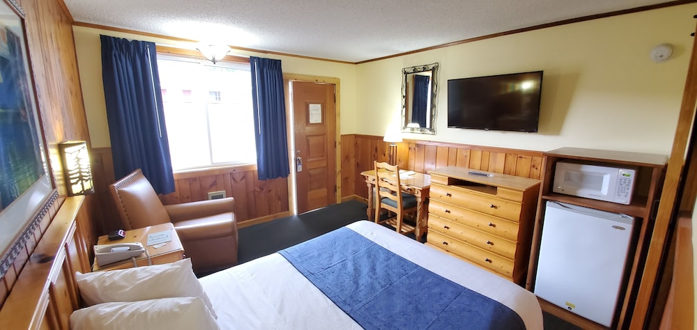 Standard Room, 1 Queen Bed (Middle Building) photo 3