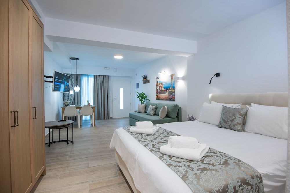Basic Apartment, 1 Queen Bed with Sofa bed, Sea View
