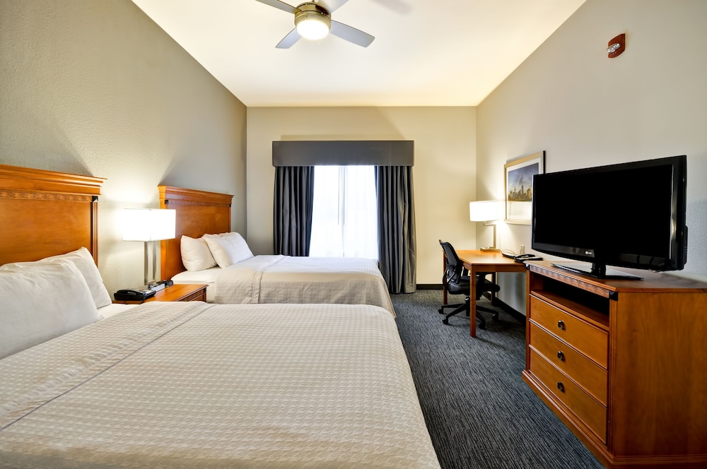 Suite, 2 Queen Beds, Accessible Shower photo 2