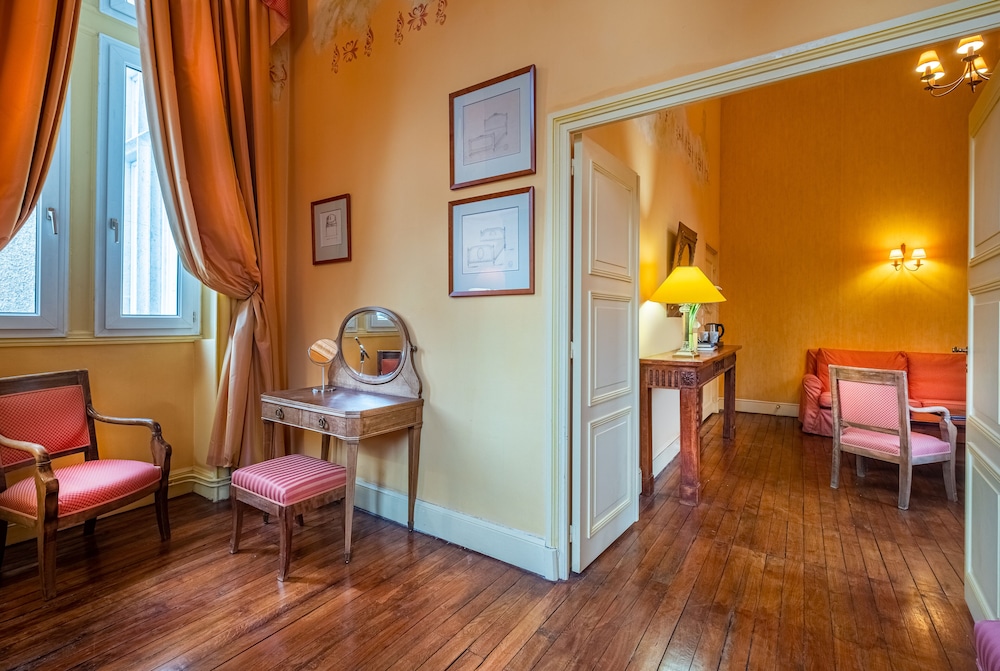 Suite - Photo 4