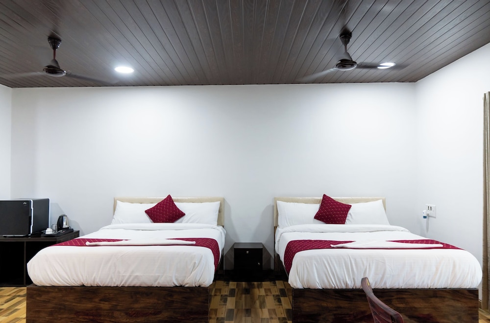 Deluxe Cottage, 2 Double Beds, Pool View