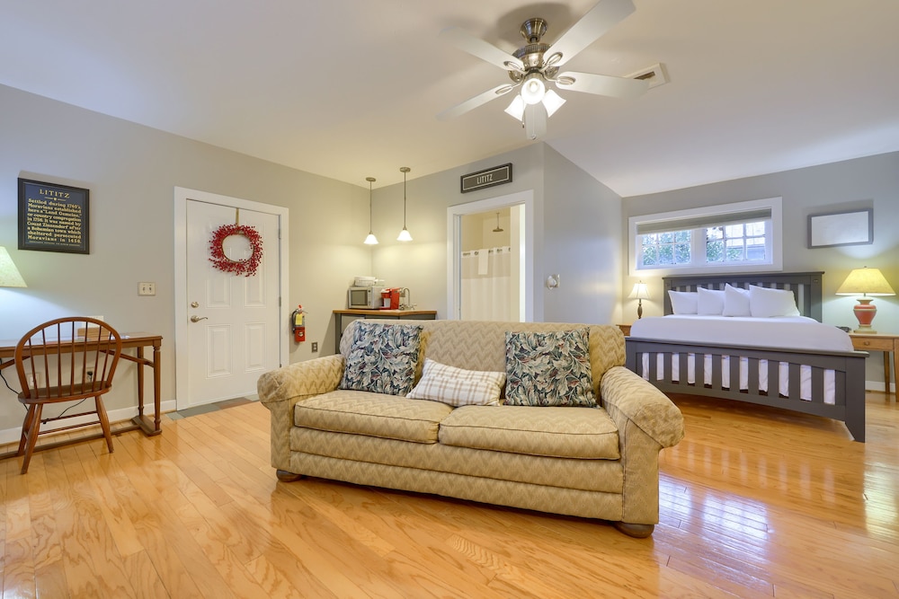 Cottage, 1 Queen Bed with Sofa bed photo 1