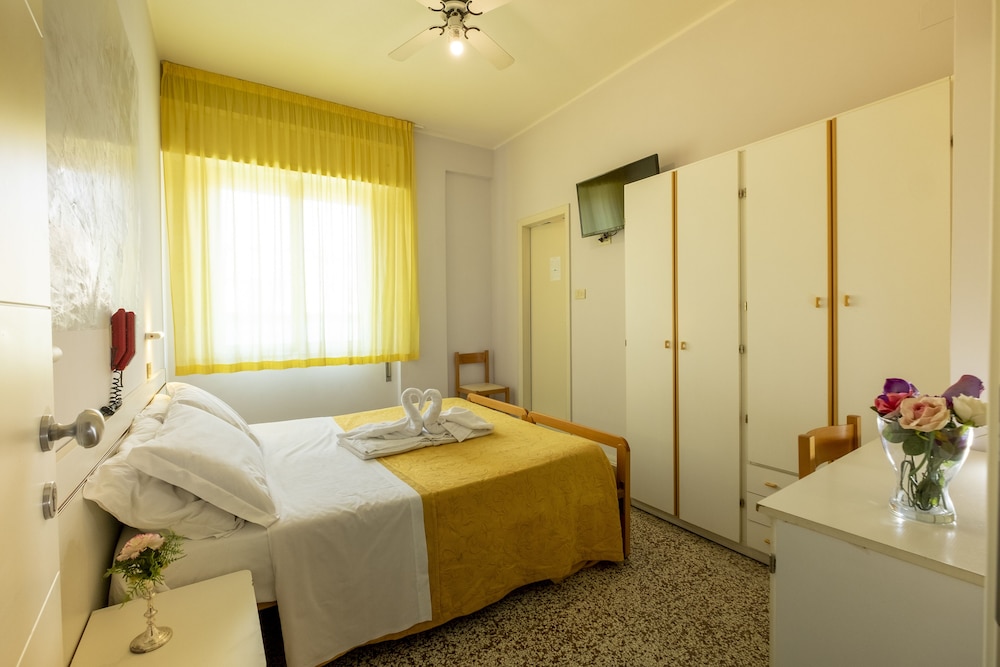 Standard Double Room, 1 Queen Bed