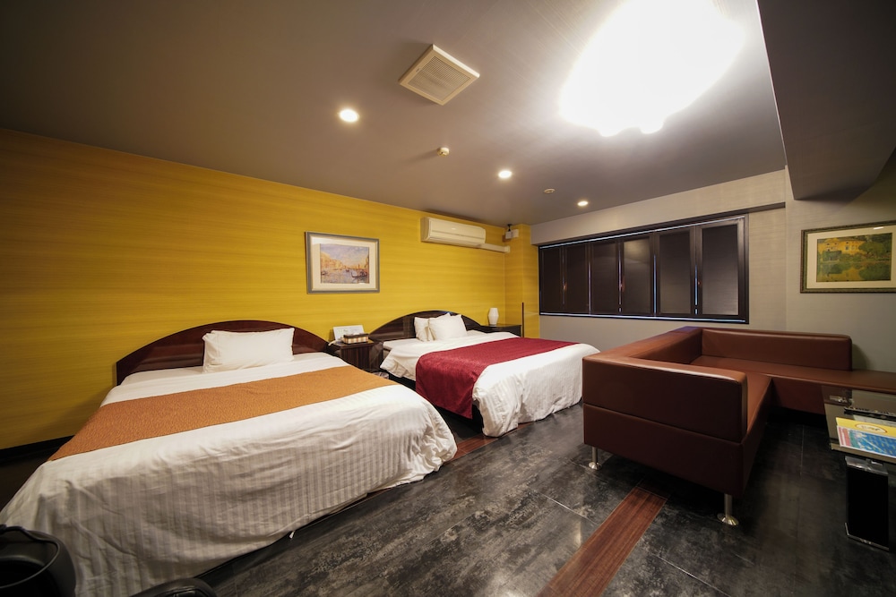 Deluxe Twin Room photo 2