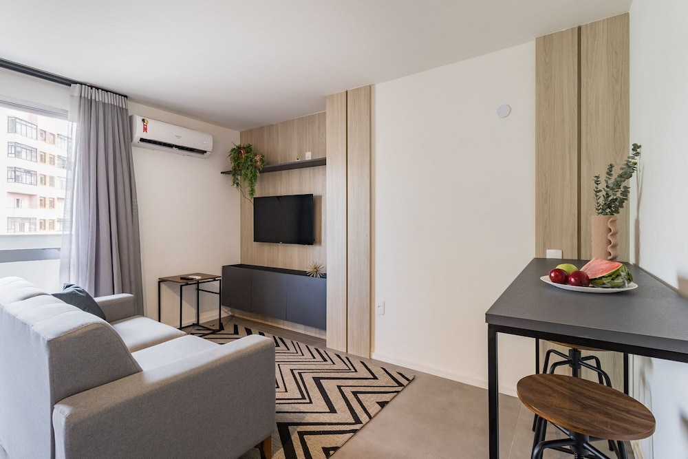 Apartment photo 2